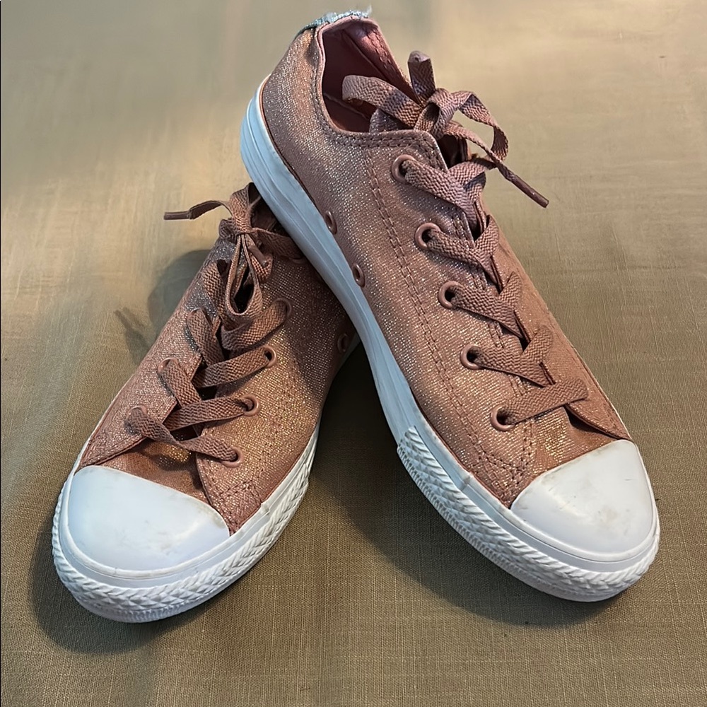 NWOT Youth Converse Pink Low-Top Sneakers Classic Design
